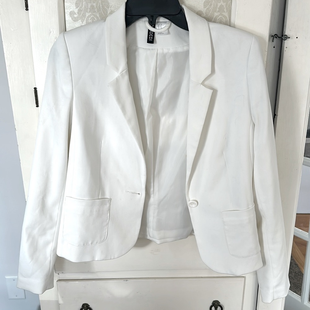 Ladies white blazer. Size 8. H&M